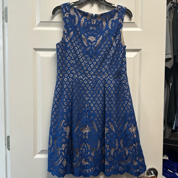 Adrianna Patel Lace Sleeveless Dress - Picture 4 of 7